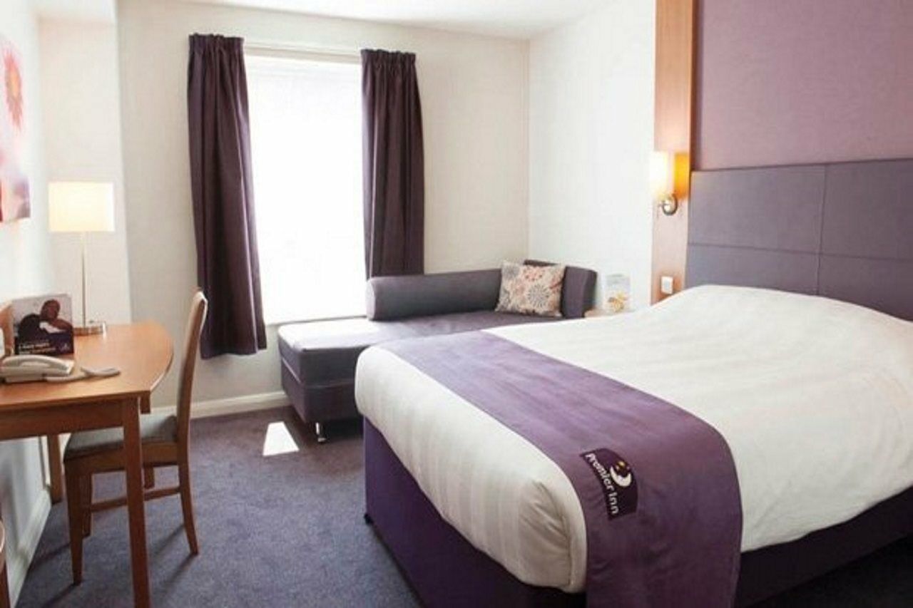 Premier Inn Ившем Экстерьер фото